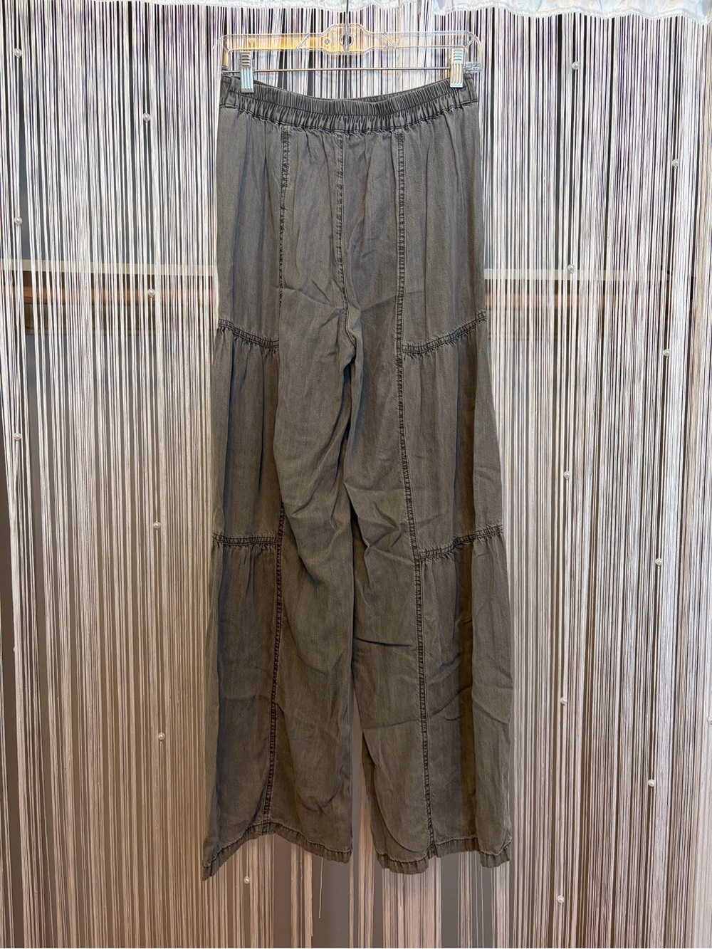 Current Air Women's Mineral-Washed Tiered Wide-Leg Pants - Grey - Picture 3 of 10